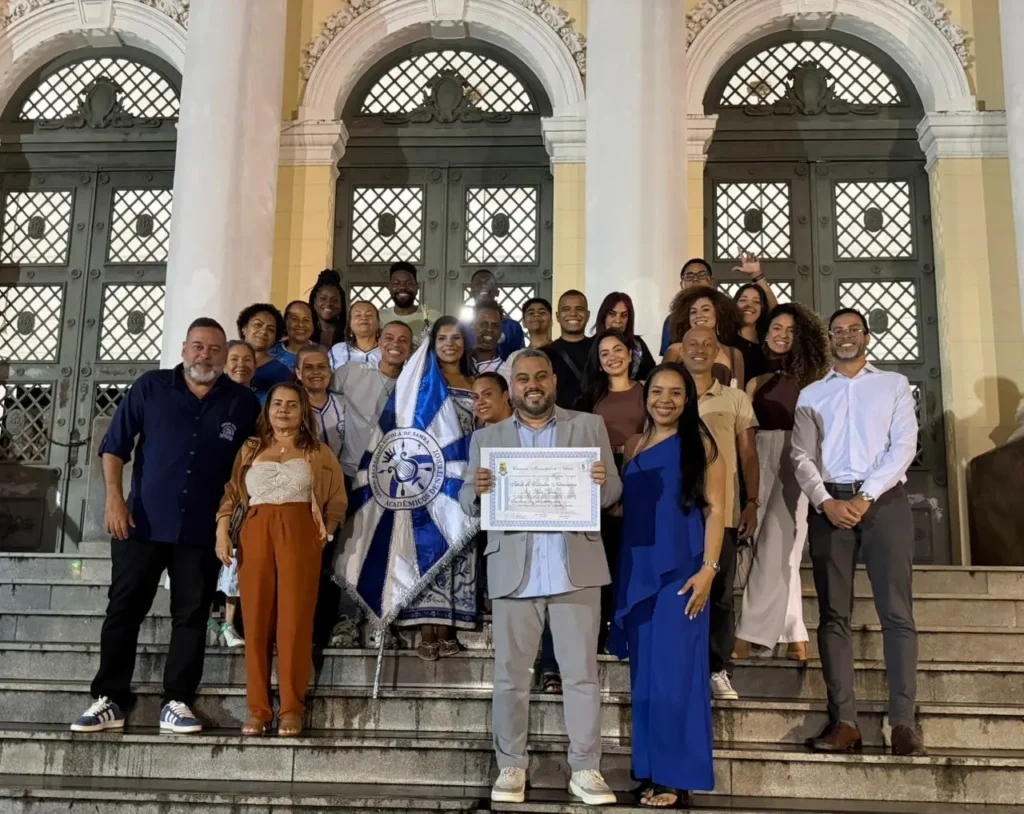 Wallace Palhares recebe título de “Cidadão Niteroense” na Câmara Municipal