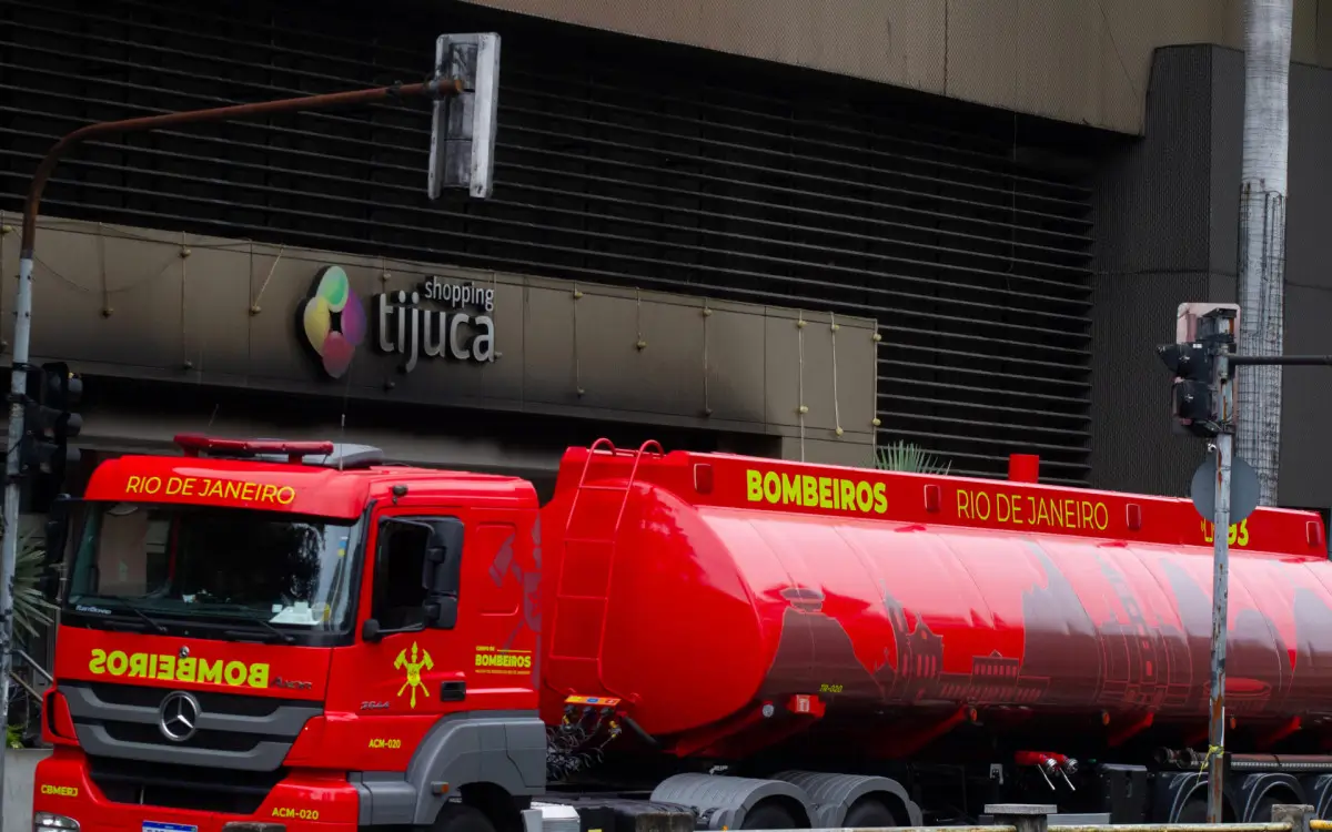 Bombeiros realizaram vistoria no Shopping Tijuca