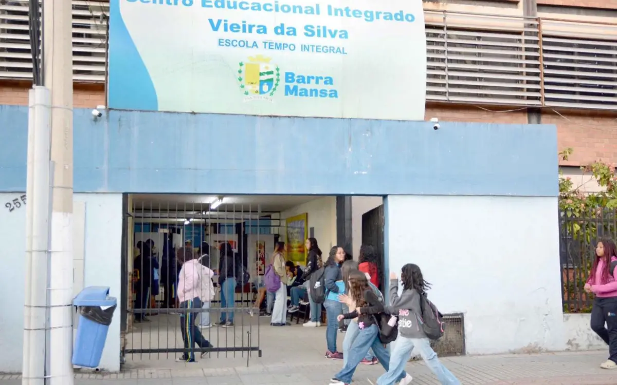 Colégio Público em Barra Mansa