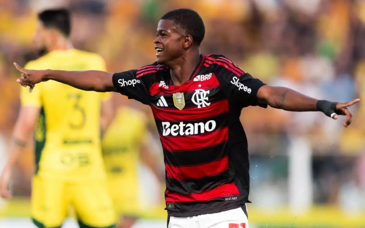 Douglas Telles