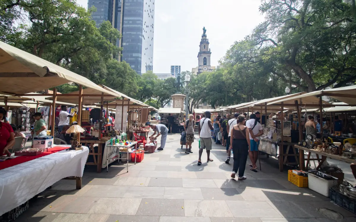 Feira de Antiguidades da Praça XV