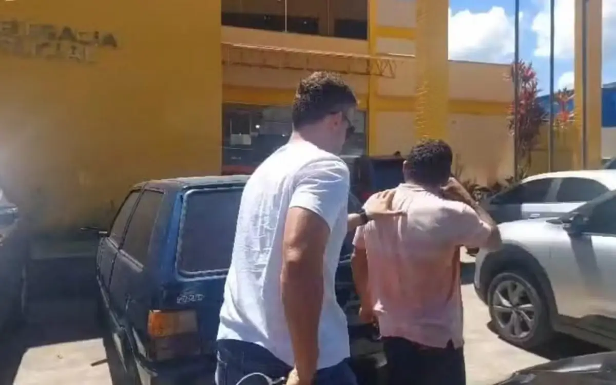 homem acusado de perseguir vizinha