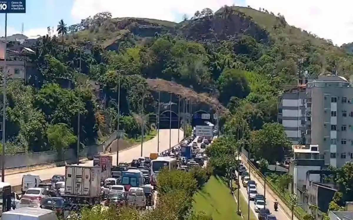 Tentativa de roubo fecha Linha Amarela e provoca congestionamento