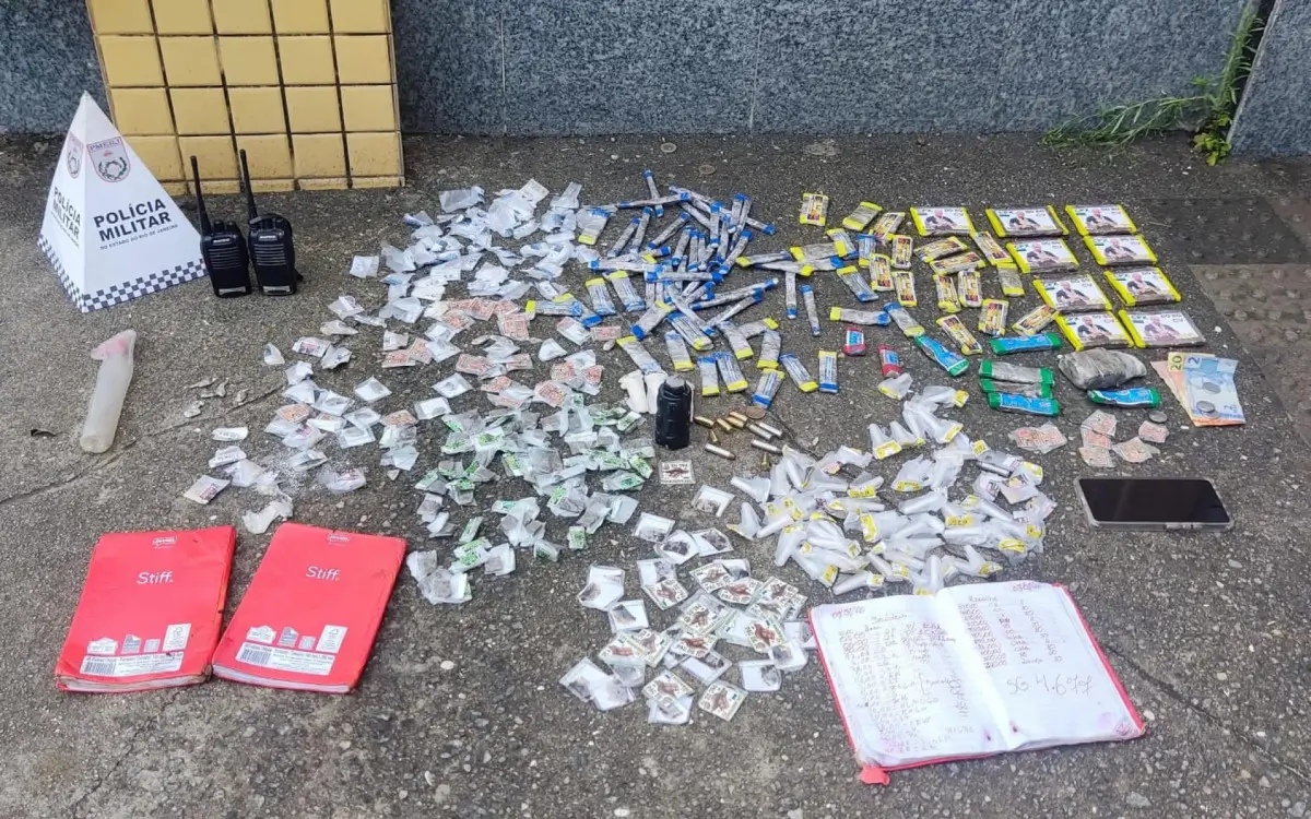 Material apreendido com o criminoso