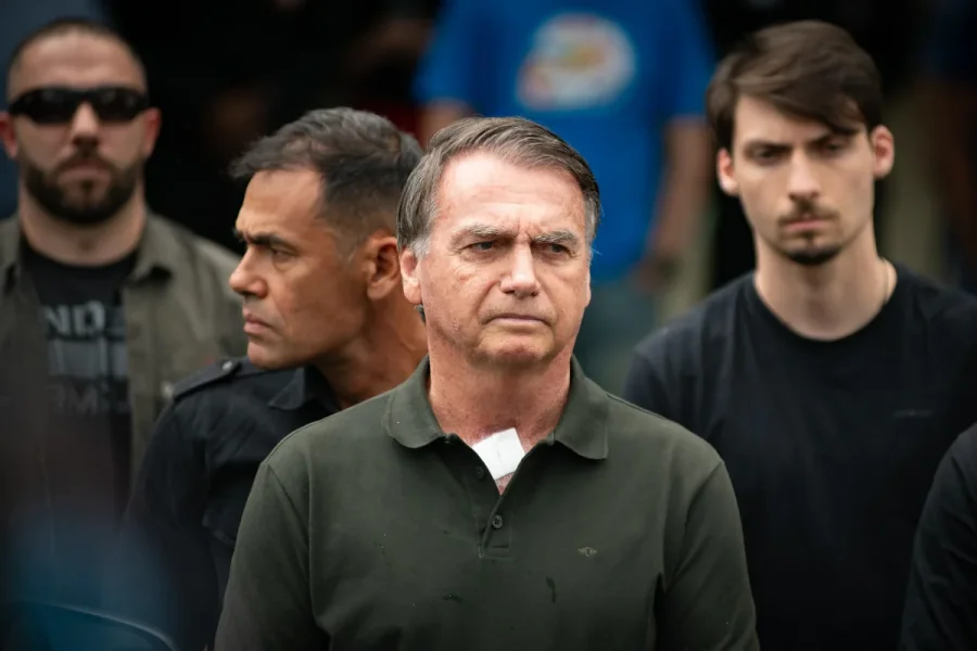 Transferência de Bolsonaro para a Papudinha