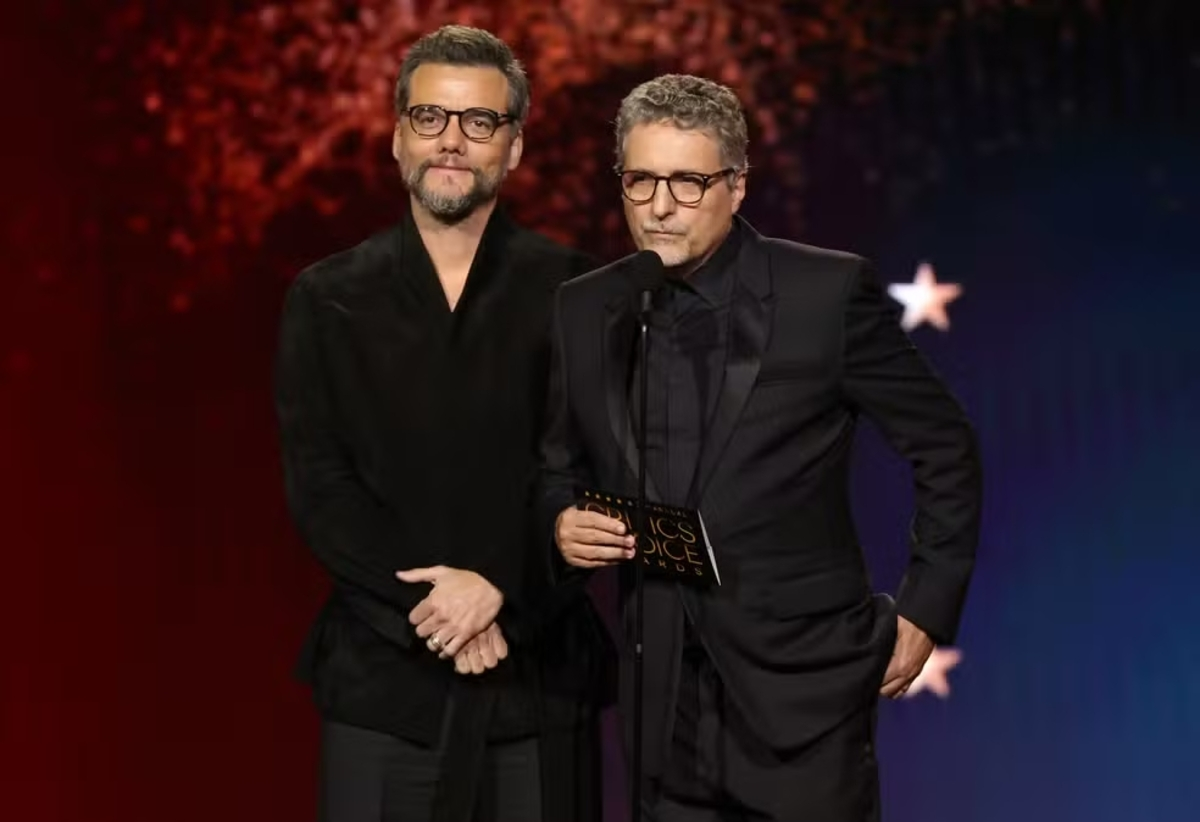 Wagner Moura e Kleber Mendonça Filho no Critics Choice Awards
