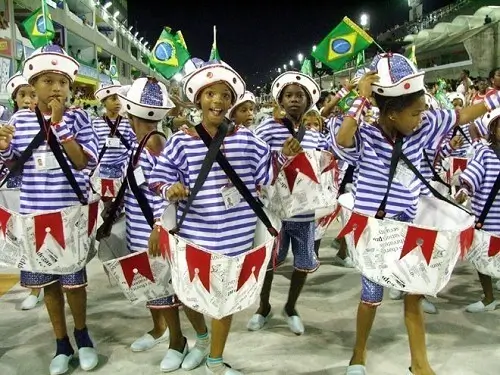 apresentações de escolas mirins no Carnaval