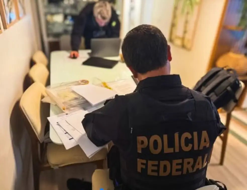 PF faz buscas em endereços de Daniel Vorcaro