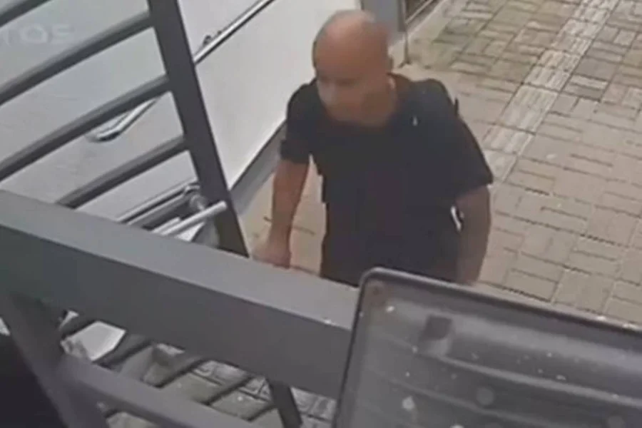 Câmeras registram suspeito antes de chacina