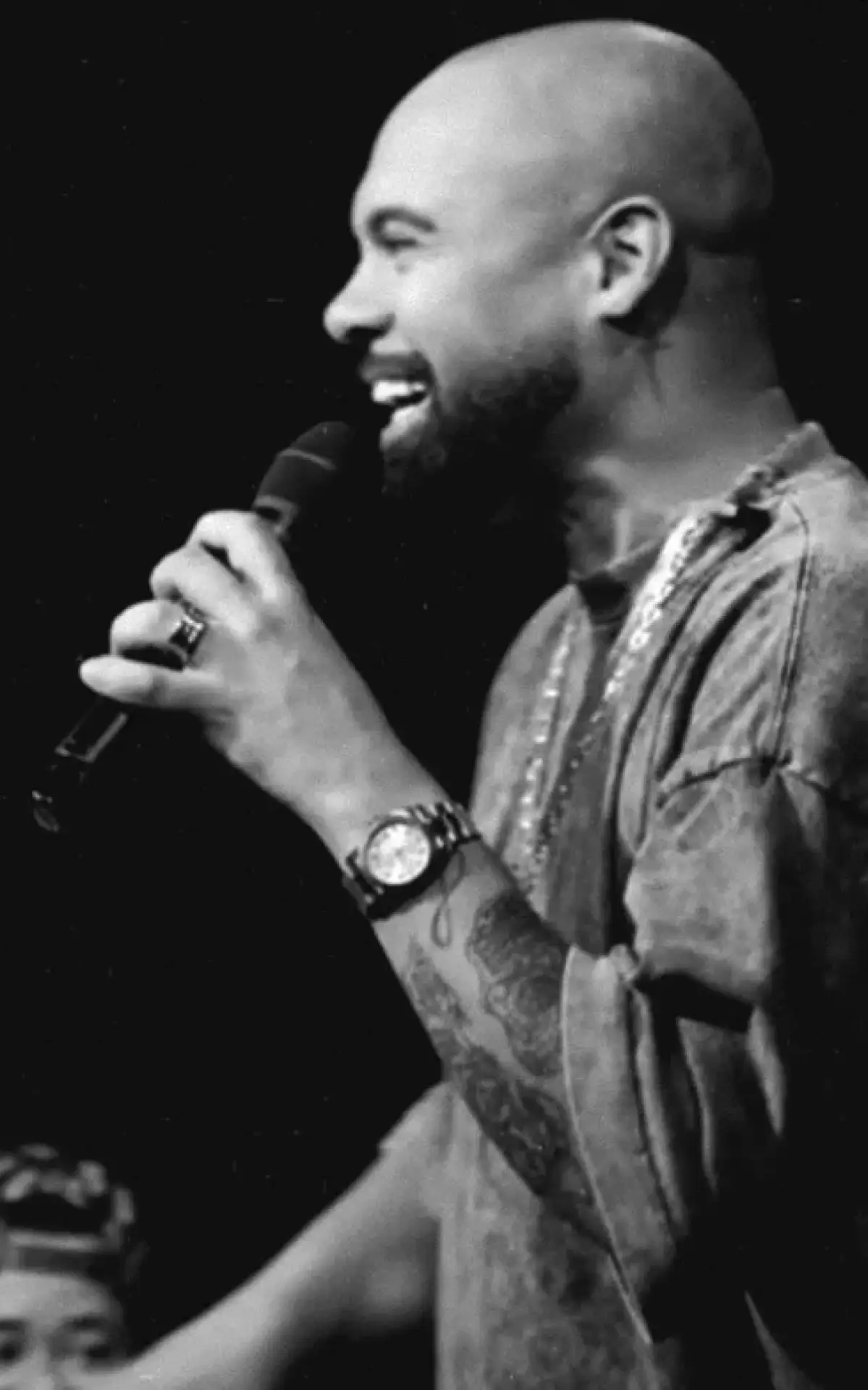 cantor de pagode Leonardo Pereira