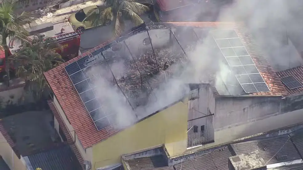 Centro cultural em Niterói é atingido por incêndio