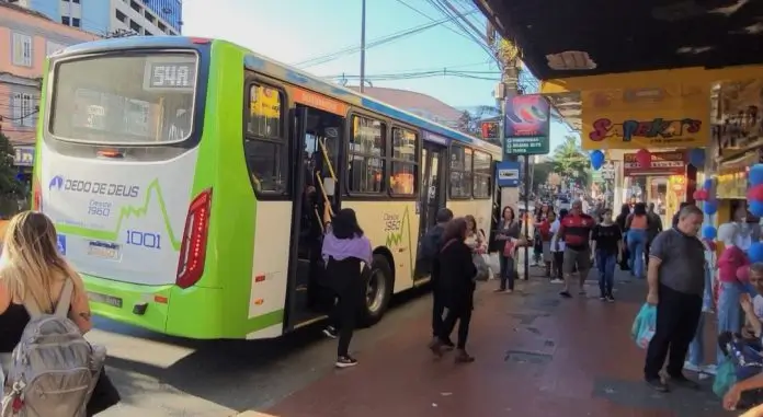 Faixa exclusiva para ônibus em Teresópolis