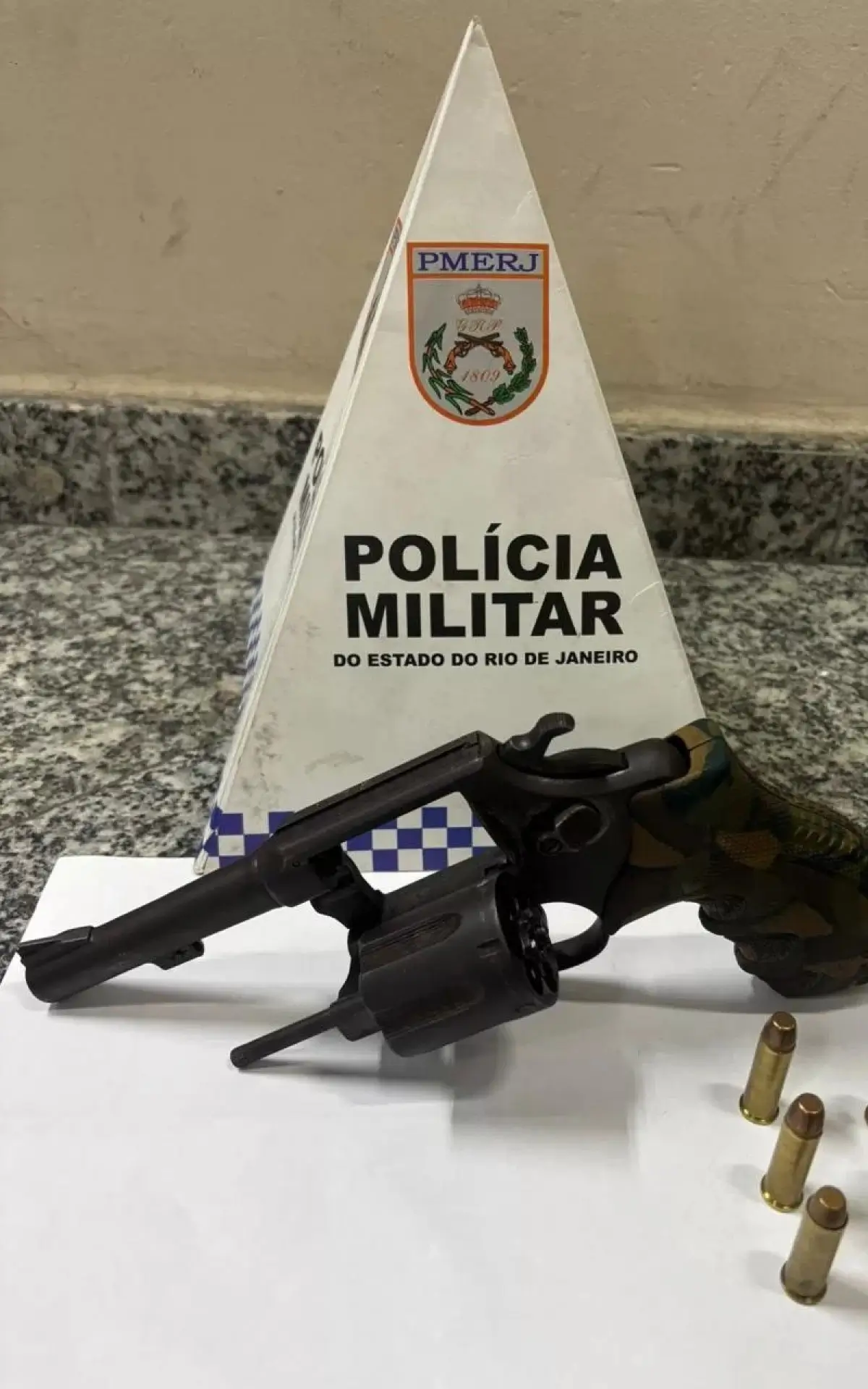 Um revólver calibre 38