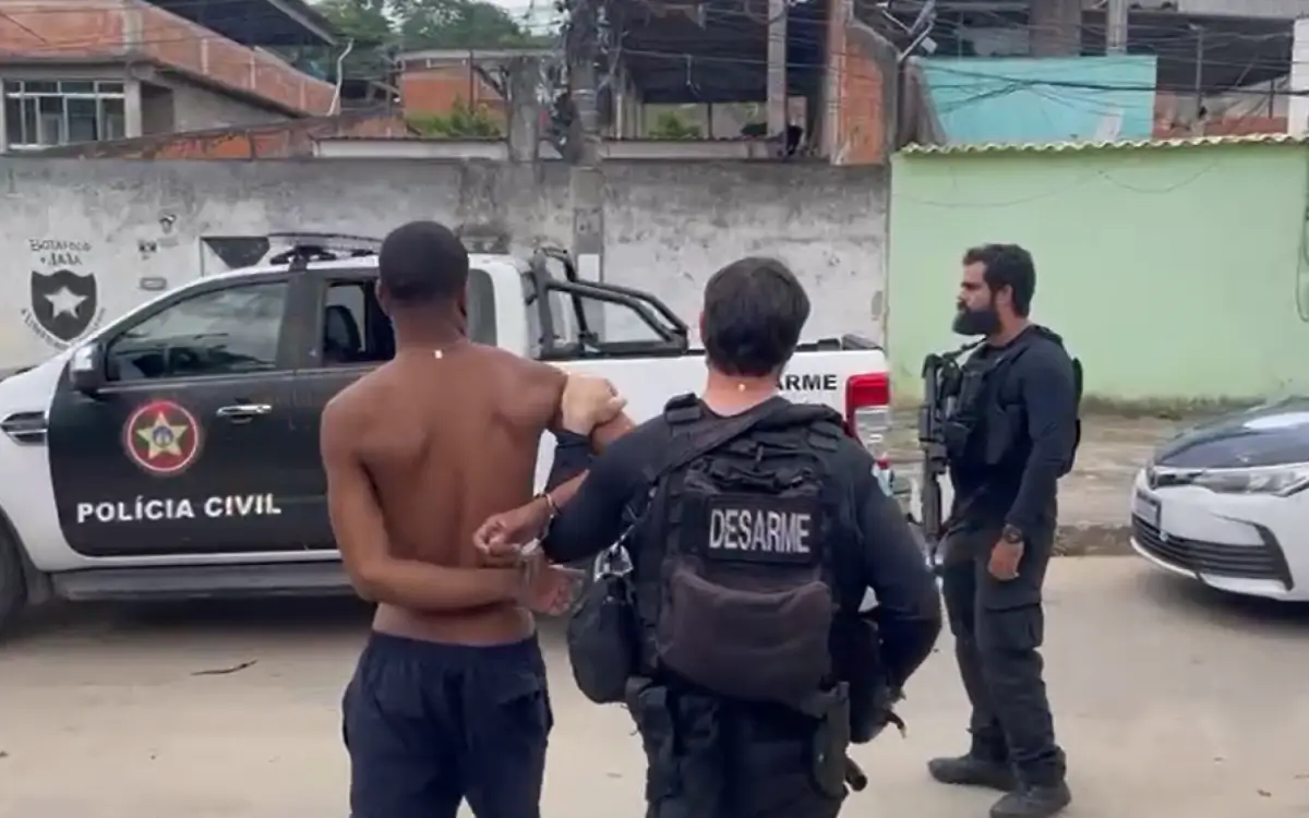Suspeito foi localizado em sua residência, no bairro de Belford Roxo
