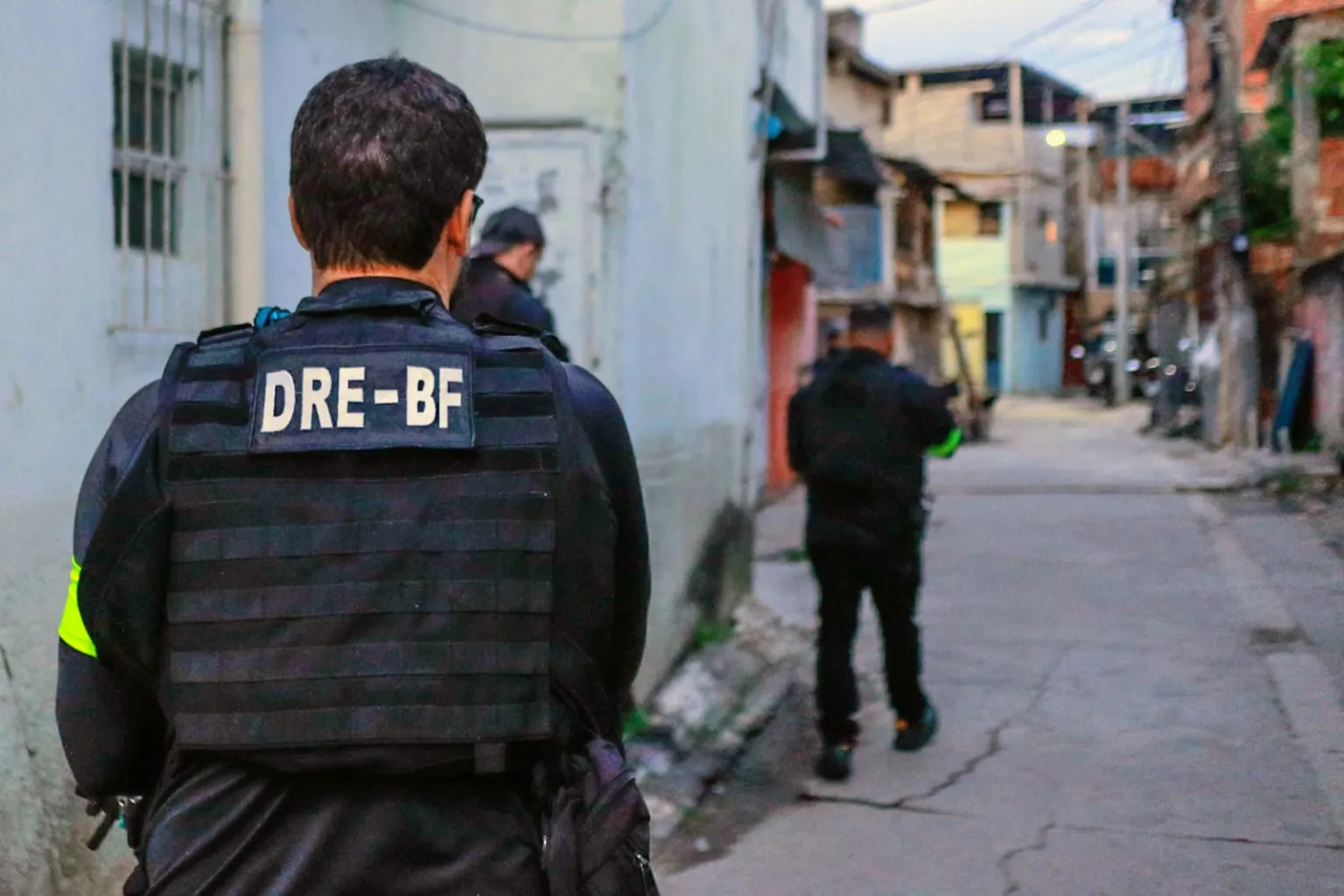 Polícia Civil se mobiliza em operação na favela do Lixão