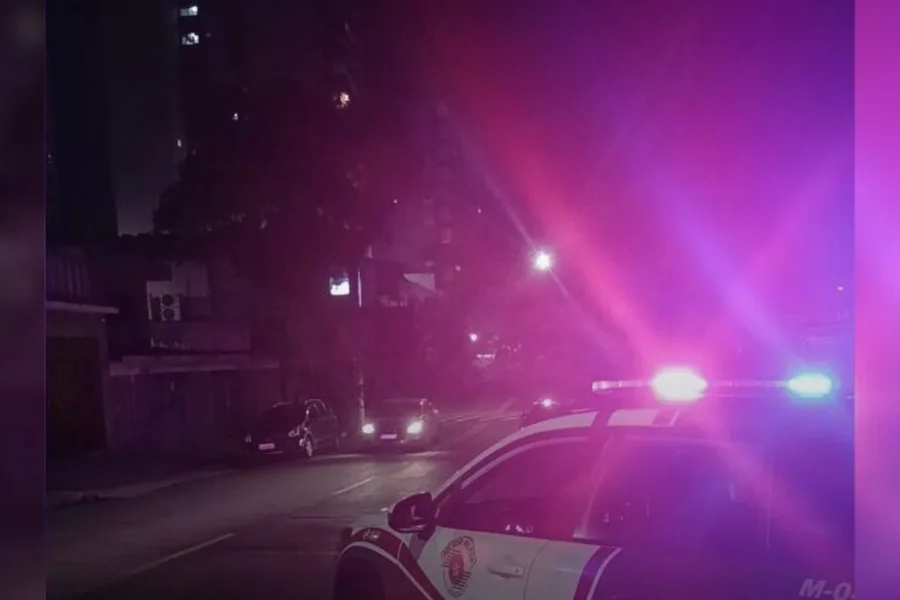 PM prende dois homens após flagrar três menores no porta-malas em motel de São Paulo