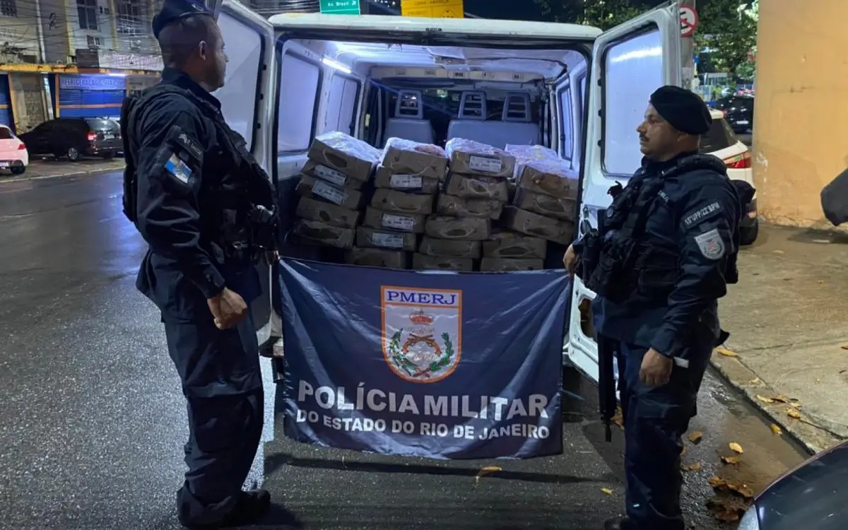 Carga de frango foi recuperada pela PM nesta sexta