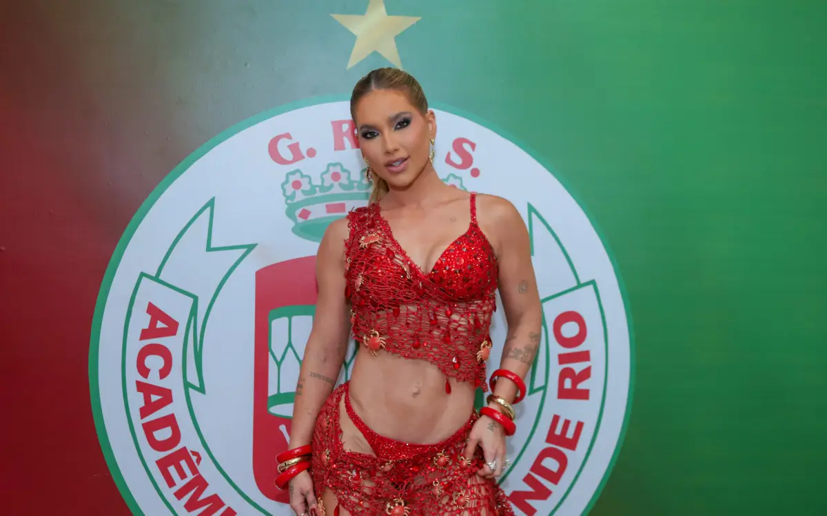 Virginia Fonseca prestigia ensaio da Grande Rio