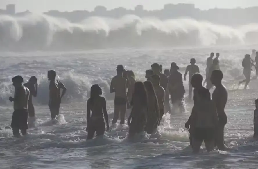 ressaca do mar no Rio