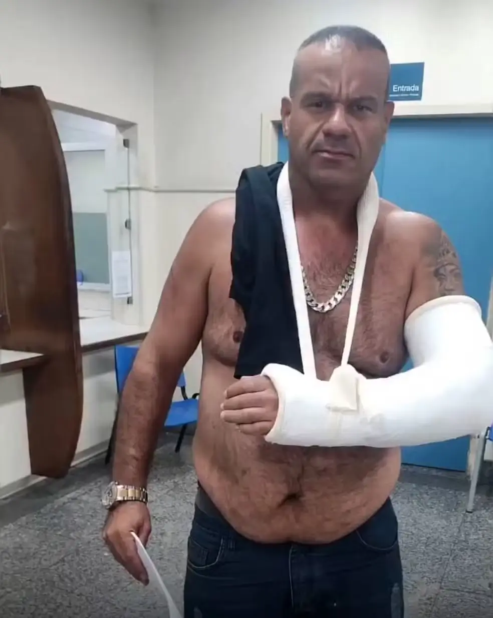 vendedor Walter Alves de Souza fraturou o braço
