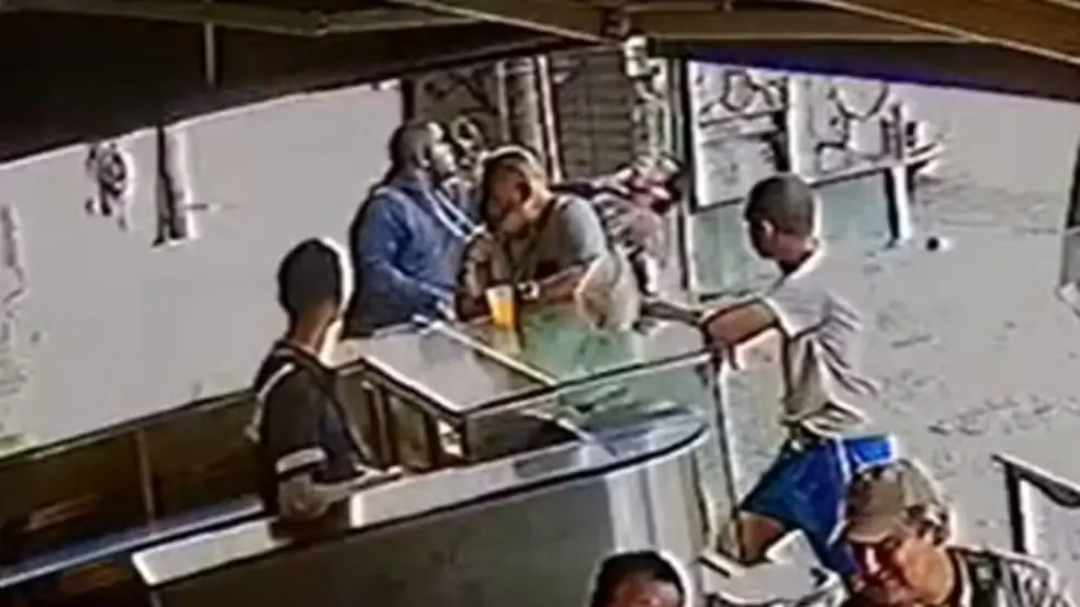 Carlos Alberto Rodrigues do Rosário Júnior foi preso em flagrante