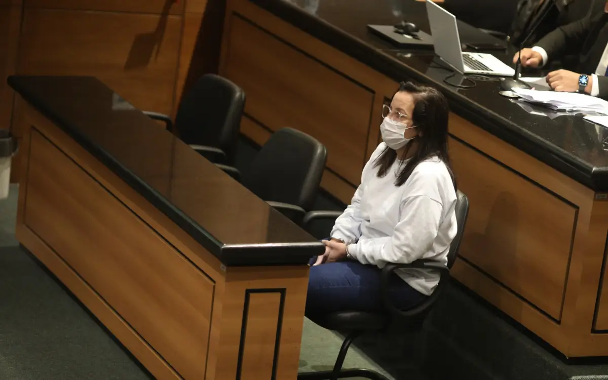 Cintia Mariano é acusada de envenenar enteados
