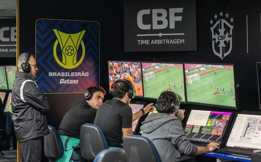 Equipe de arbitragem de vídeo da CBF