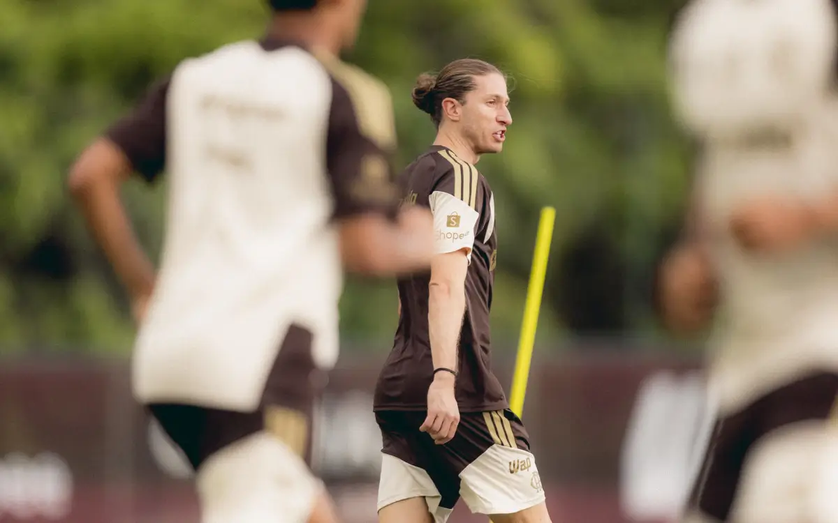 Filipe Luís em treino do Flamengo