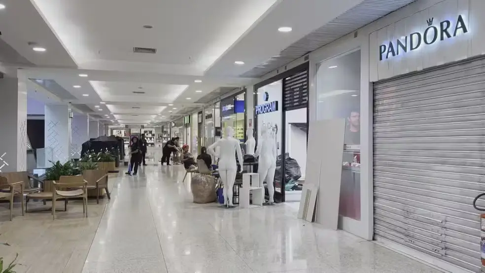 Lojas no Shopping Tijuca ainda estão fechadas