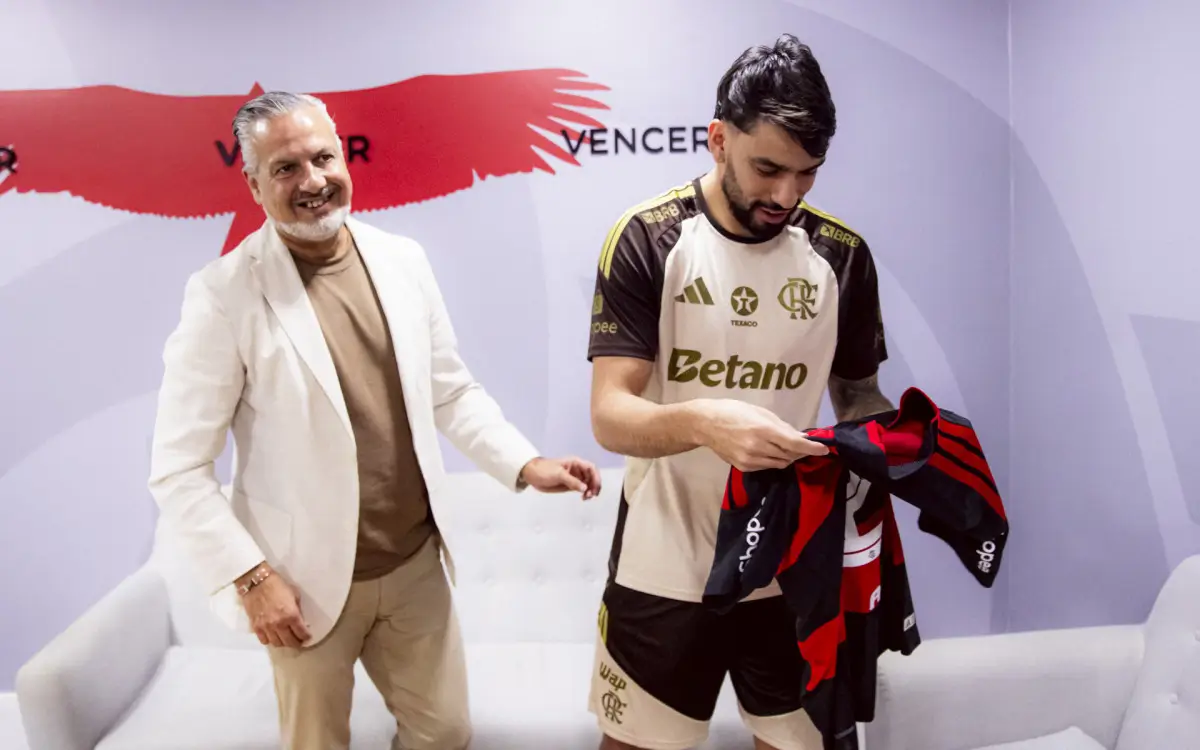 Lucas Paquetá em visita ao Ninho do Urubu,