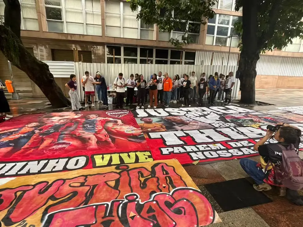 Manifestação sobre adolescente morto na Cidade de Deus