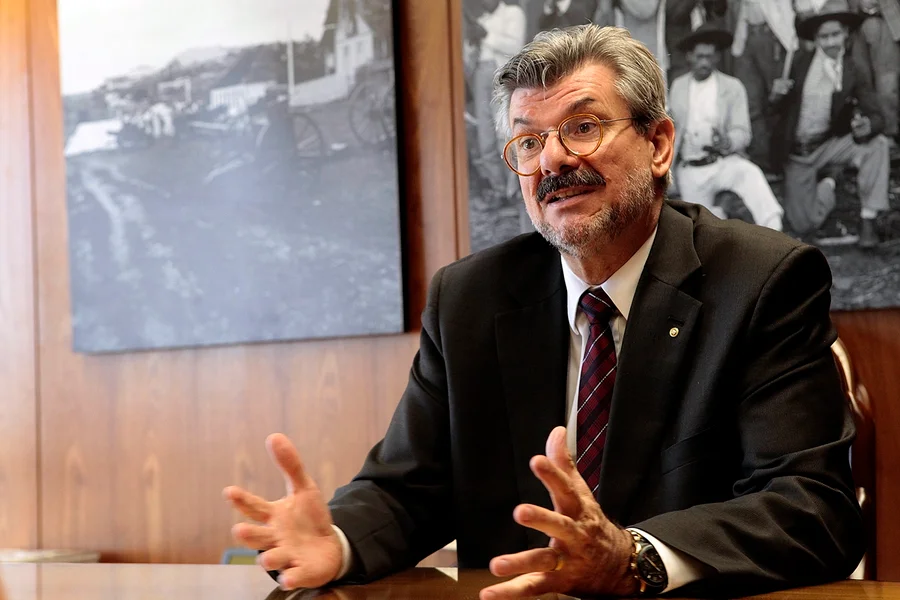 Ministro Marco Buzzi