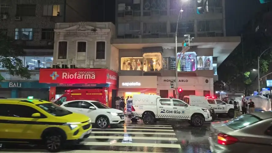 Esquina da Rua Santa com a Nossa Senhora de Copacabana