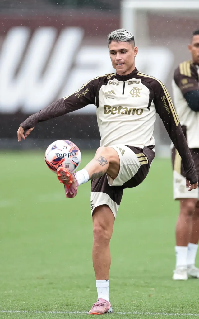 atacante Luiz Araújo
