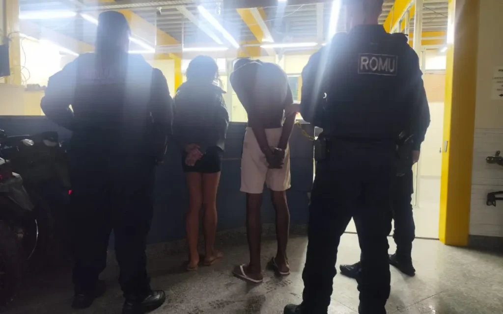 Casal é preso após tentativa de furto em comércio no Centro de São Gonçalo