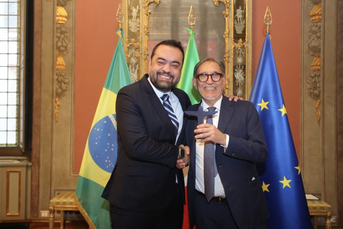 Castro discute cooperação entre RJ e Itália com presidente do Senado