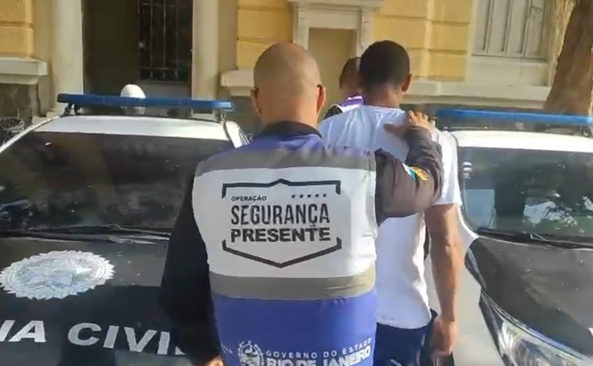 Ele foi encaminhado para a 76ª DP