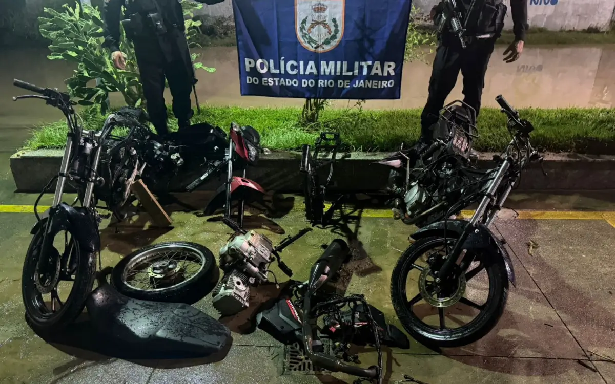 PM estoura desmanche de motos no Centro de Mesquita