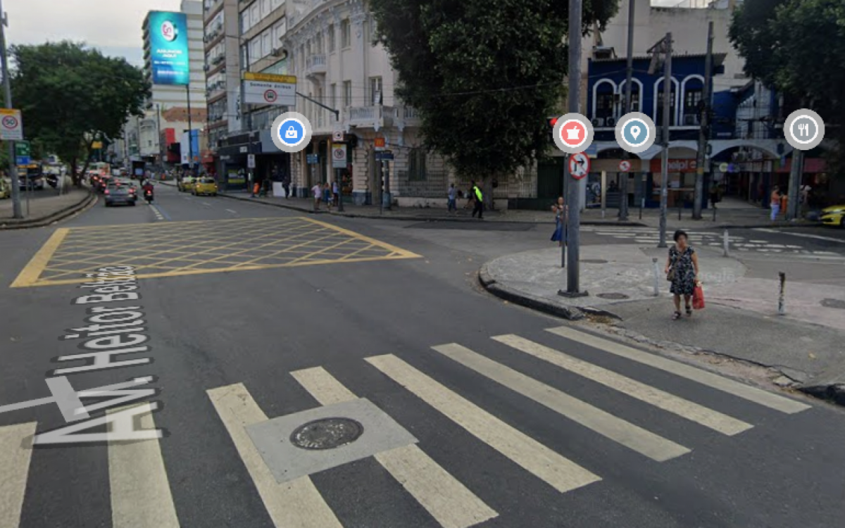 Avenida Heitor Beltrão com a Rua Almirante Cochrane