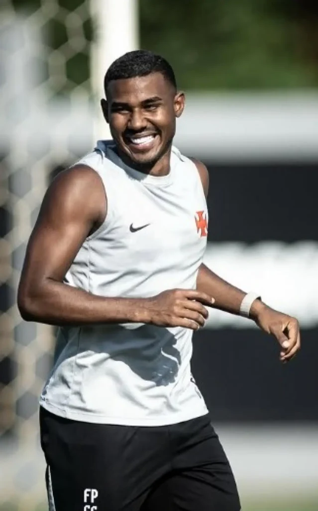 Cuiabano em treino do Vasco