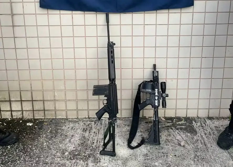 Fuzis apreendidos por policiais militares