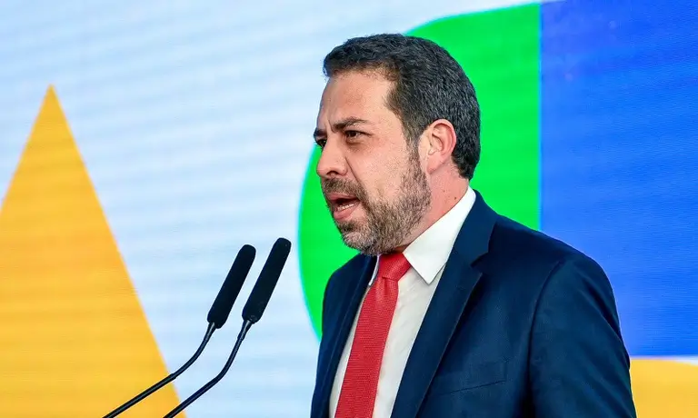 Ministro Guilherme Boulos