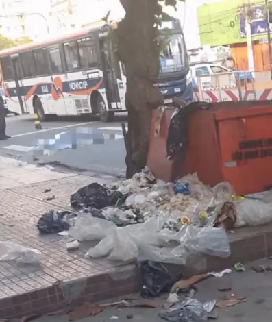 Acidente entre ônibus e moto no Cachambi deixa homem morto