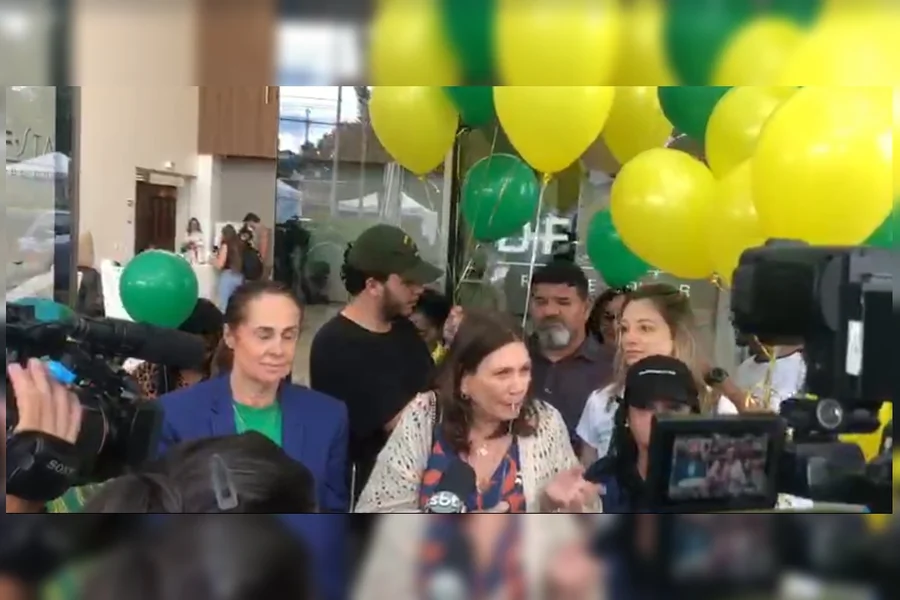 Aniversário de Bolsonaro no hospital