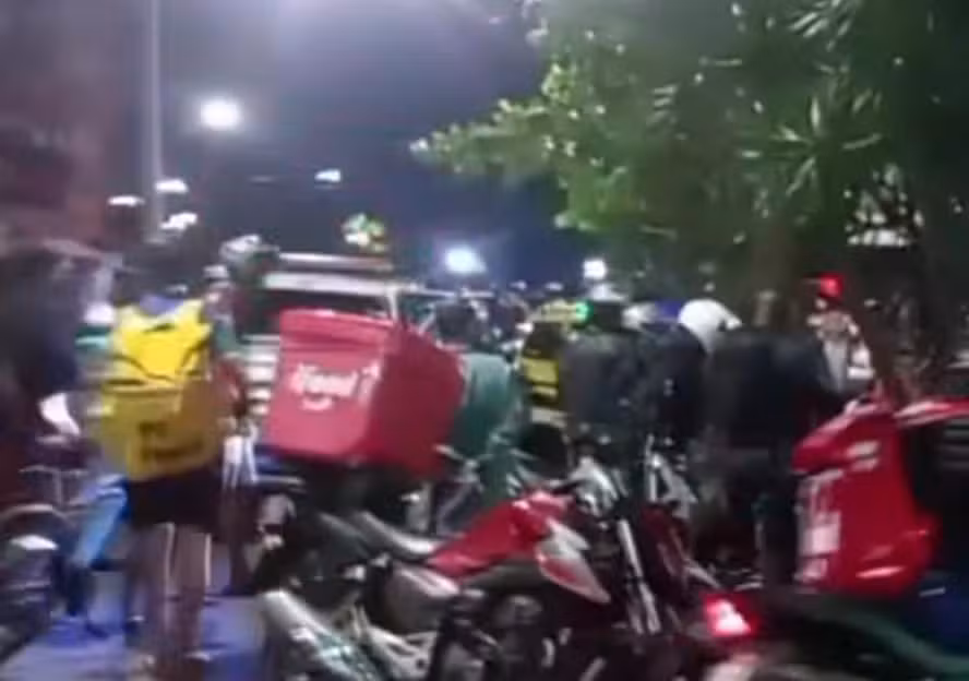 Briga entre motorista e motoboy no Leblon
