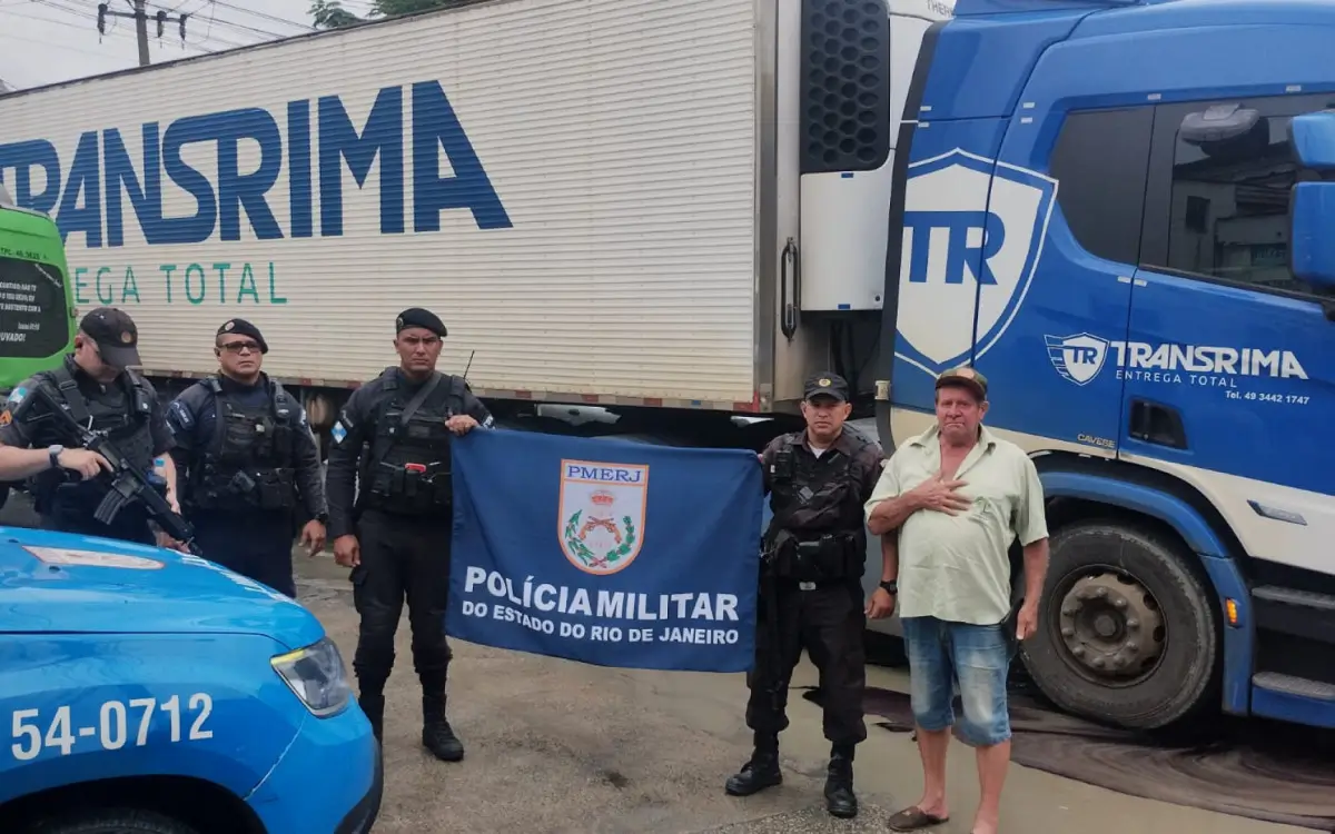 Carga de carnes de R$ 850 mil é recuperada no Complexo do Alemão