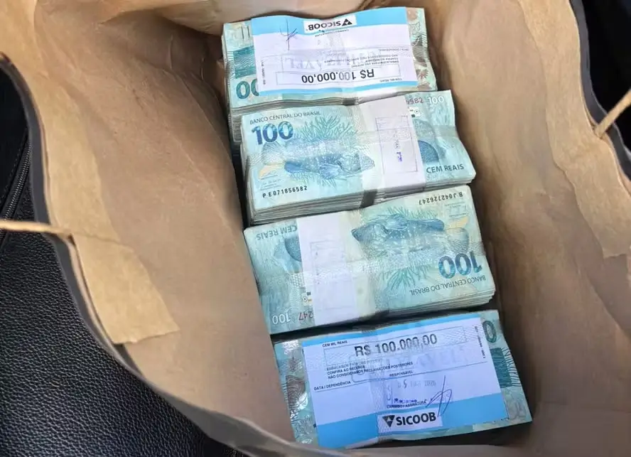 Dinheiro apreendido pela Polícia Federal em Campos