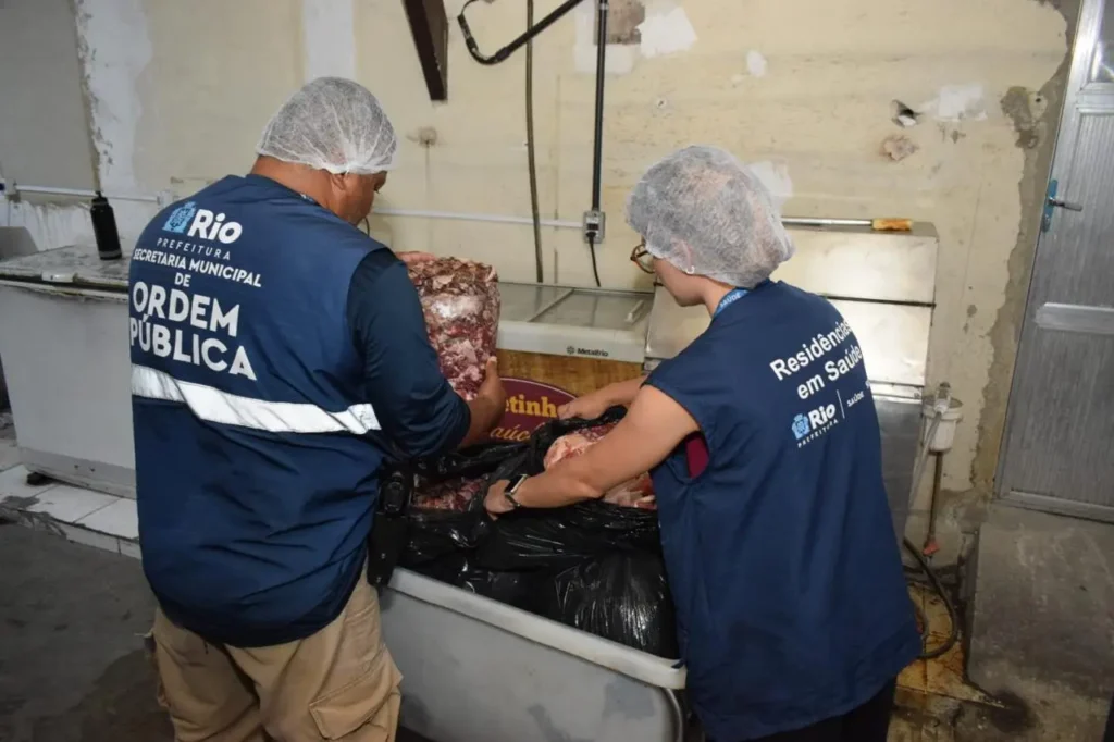 fábrica clandestina de espetinhos no Andaraí