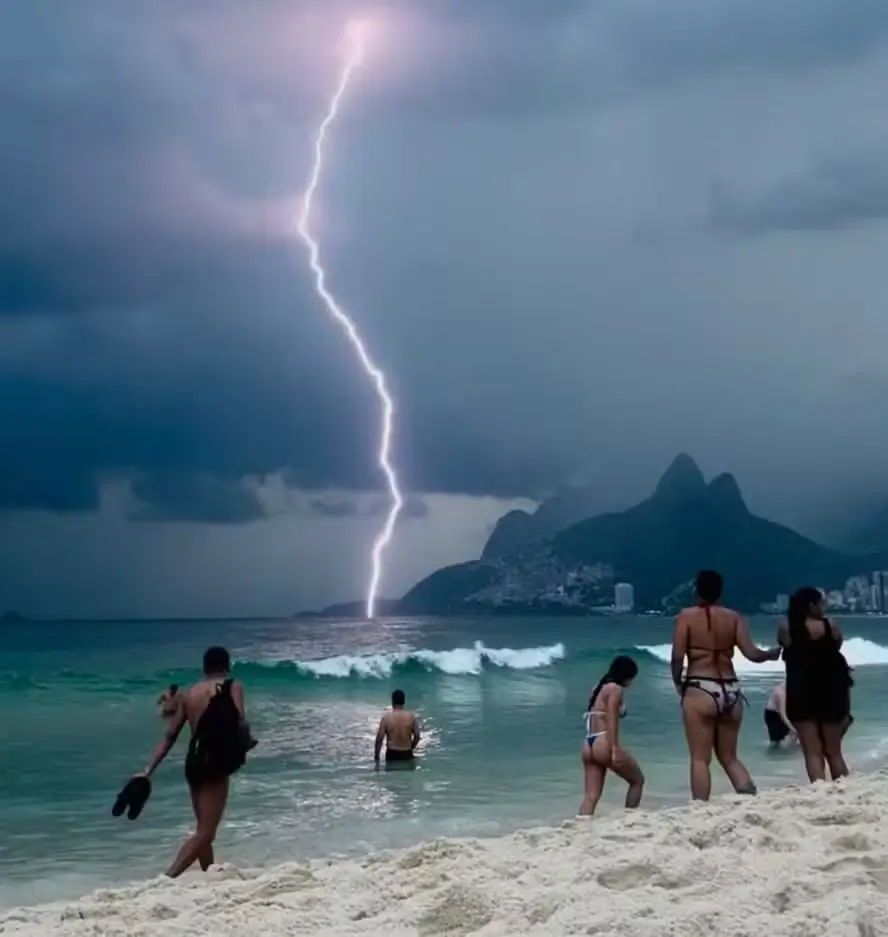 Imagem de raio em Ipanema