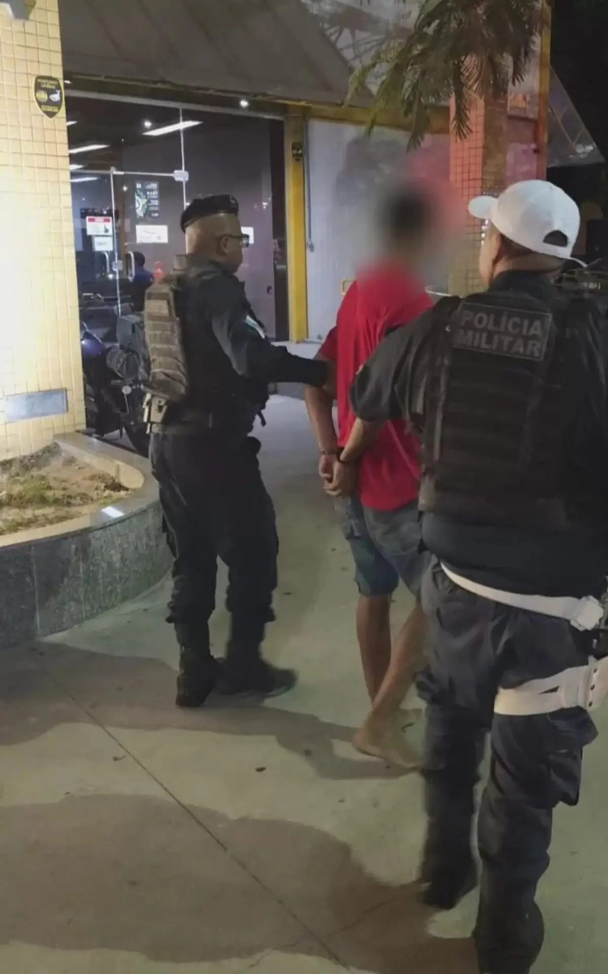 Elemento é preso após golpear mulher